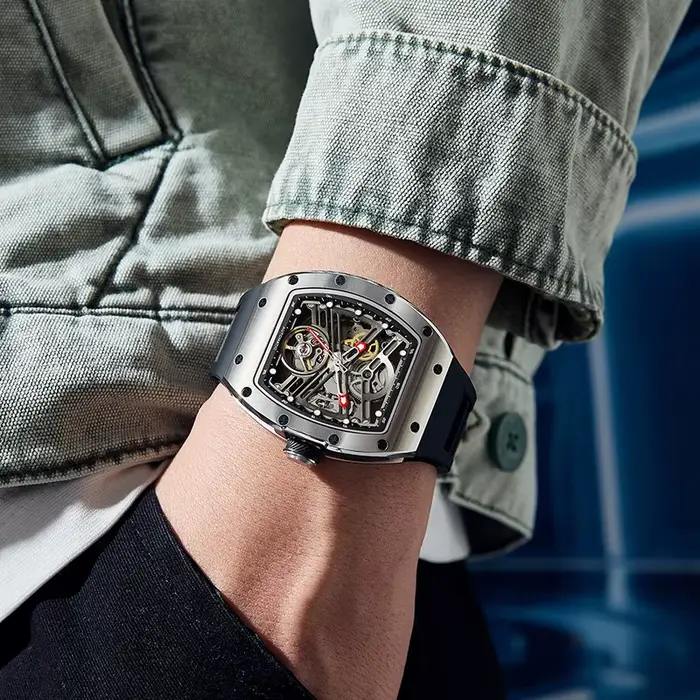 Montre mécanique en Fiber de carbone édition limitée style cyberpunk résistante à l'eau pour homme occasions spéciales et sportifs