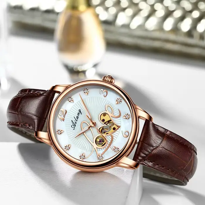 Montre-bracelet mécanique automatique Love Luxury Skeleton Ailang pour femme